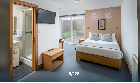 Double En-suite Room @ flexaparthotel sutton