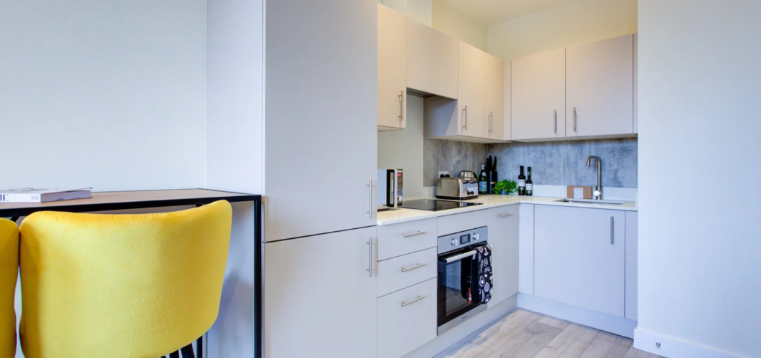 One Bedroom Apartment @Hyresi Sutton